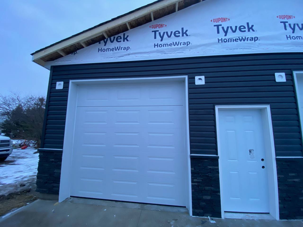 2 Doors Raised Panel